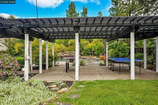 135 Crestridge Dr, Danville, CA 94506