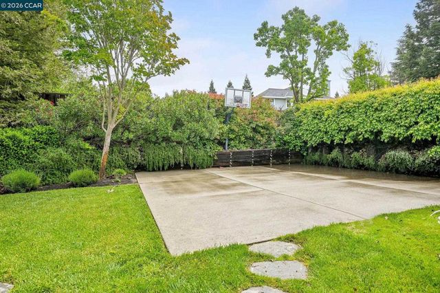 135 Crestridge Dr, Danville, CA 94506