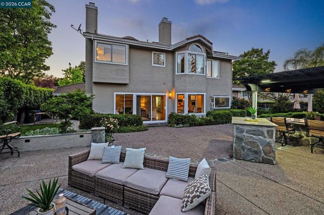 135 Crestridge Dr, Danville, CA 94506