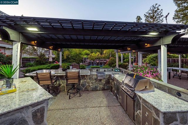 135 Crestridge Dr, Danville, CA 94506