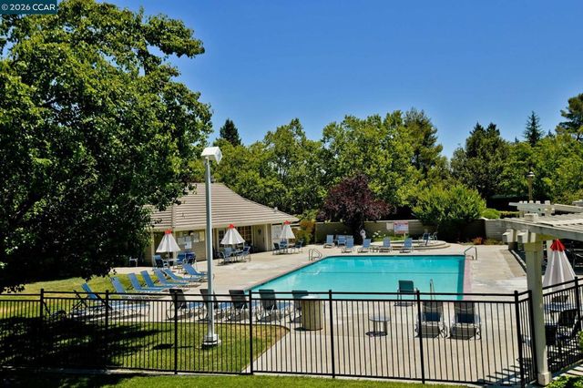 135 Crestridge Dr, Danville, CA 94506