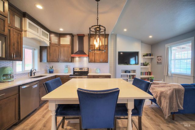 11 6th Street, Middleton, ID 83644