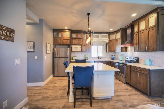 11 6th Street, Middleton, ID 83644