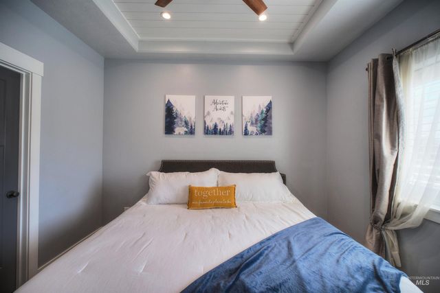 11 6th Street, Middleton, ID 83644