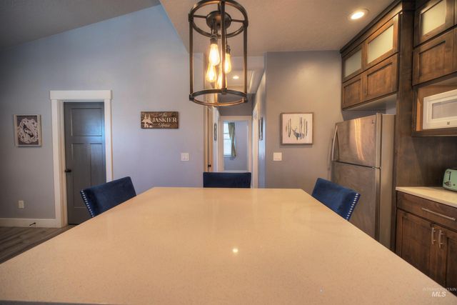 11 6th Street, Middleton, ID 83644