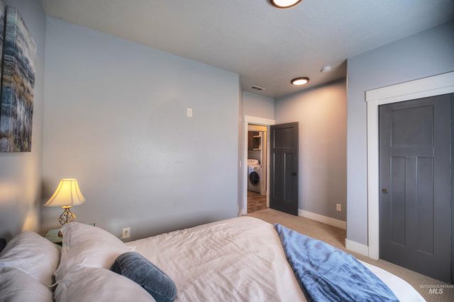 11 6th Street, Middleton, ID 83644