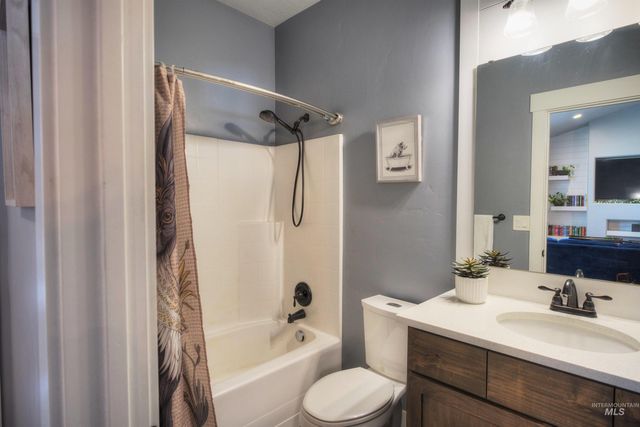 11 6th Street, Middleton, ID 83644