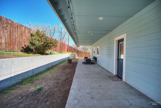 11 6th Street, Middleton, ID 83644