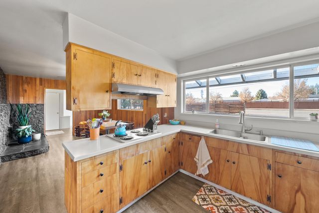 61022 Parrell Road, Bend, OR 97702