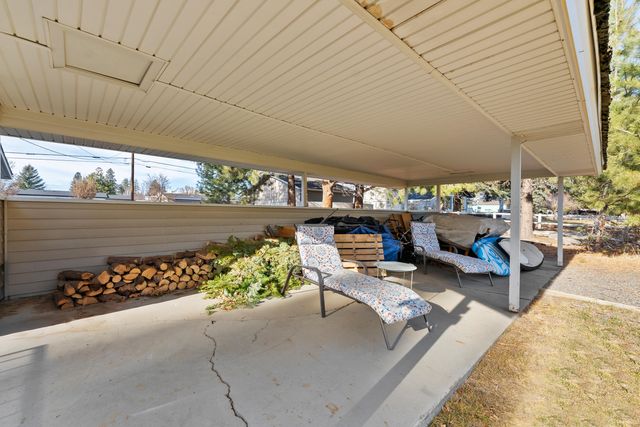 61022 Parrell Road, Bend, OR 97702