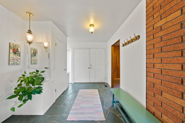 61022 Parrell Road, Bend, OR 97702