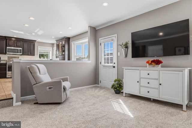 112 AUGUST LN, Lansdale, PA 19446