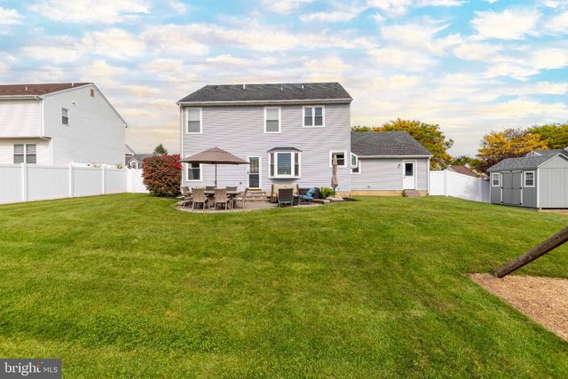 112 AUGUST LN, Lansdale, PA 19446