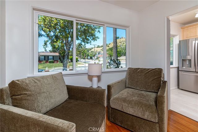 736 Brown, Burbank, CA 91504