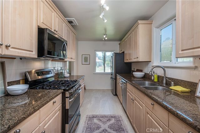 736 Brown, Burbank, CA 91504