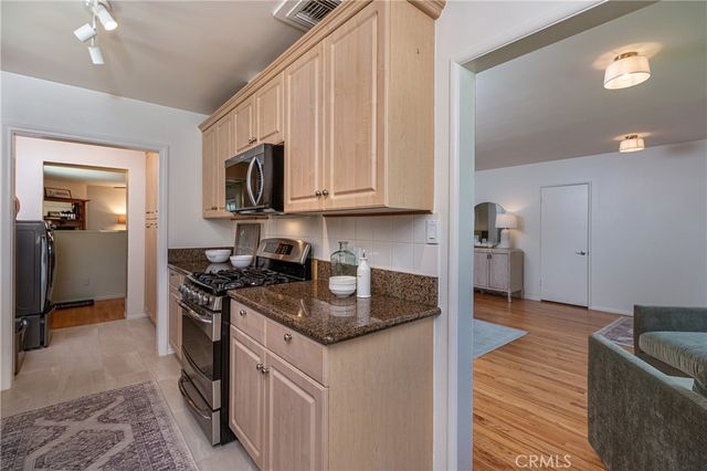 736 Brown, Burbank, CA 91504