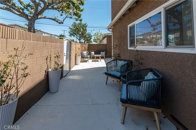 736 Brown, Burbank, CA 91504