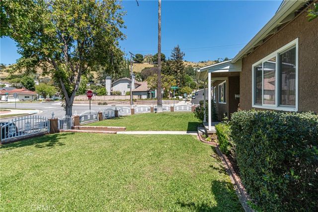 736 Brown, Burbank, CA 91504