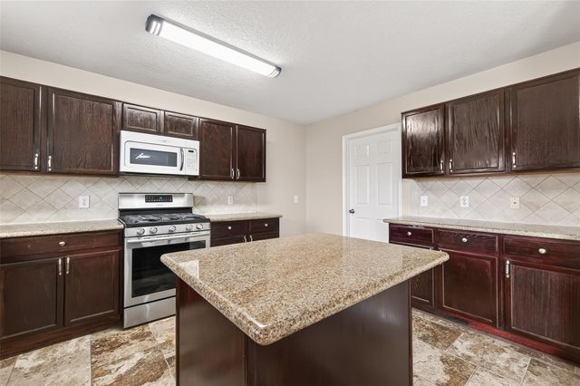 15007 Sugar Sands Drive, Sugar Land, TX 77498