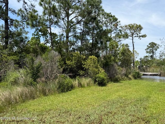 Na Dolphin Street, Bay Saint Louis, MS 39520