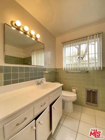 5456 Village Green, Los Angeles, CA 90016