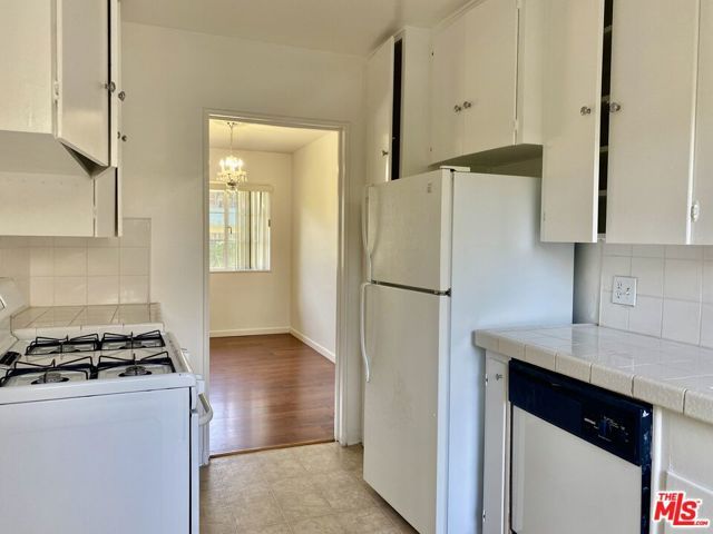 5456 Village Green, Los Angeles, CA 90016