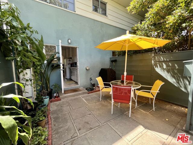 5456 Village Green, Los Angeles, CA 90016