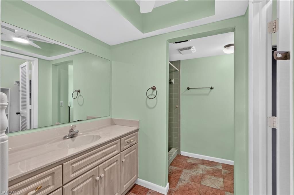 Image 33 of property listing at 102 SE 38th TER, Cape Coral, FL 33904