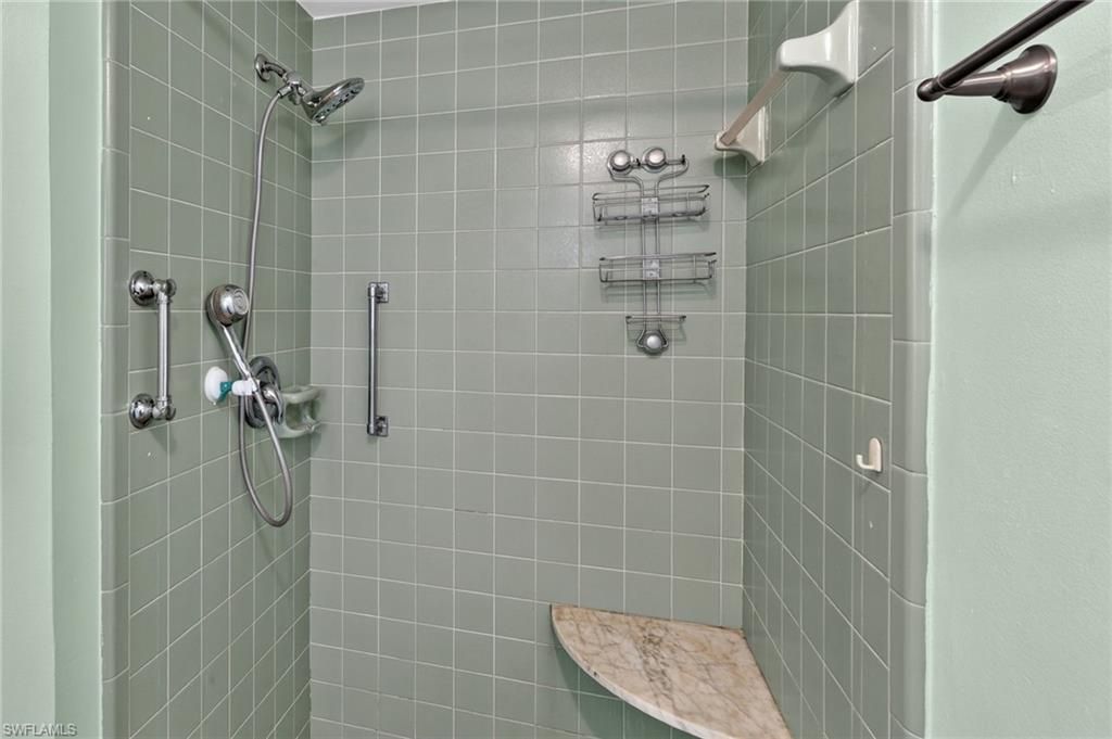 Image 35 of property listing at 102 SE 38th TER, Cape Coral, FL 33904