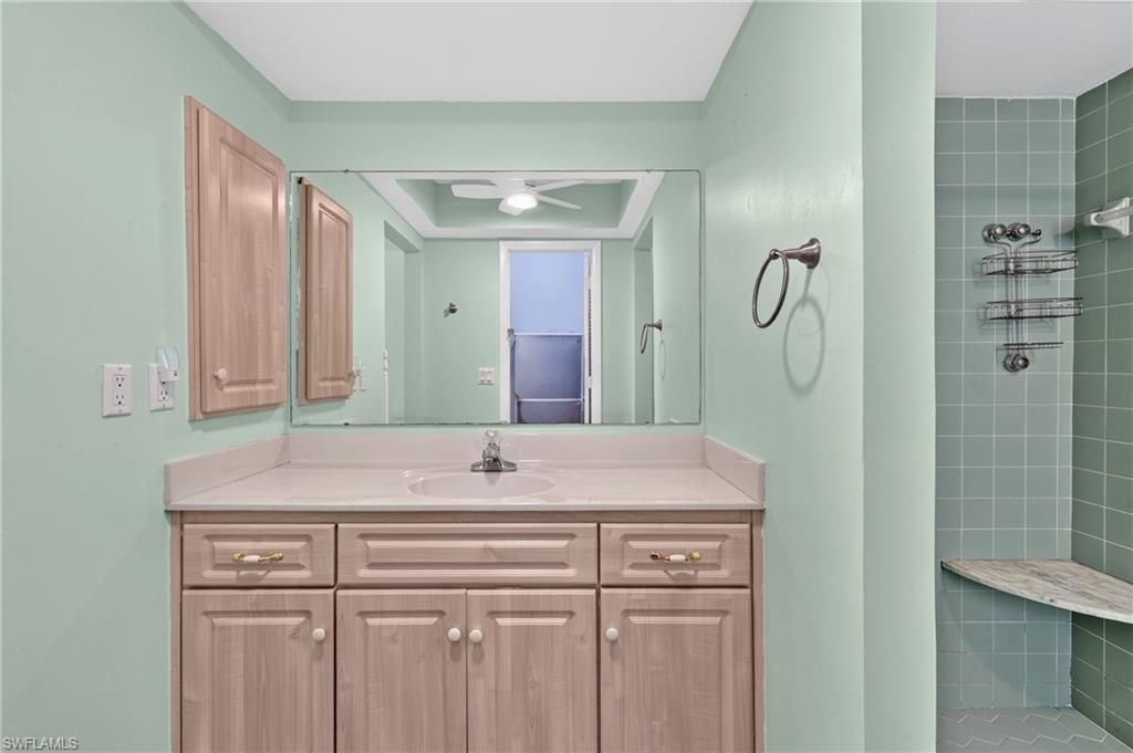 Image 36 of property listing at 102 SE 38th TER, Cape Coral, FL 33904
