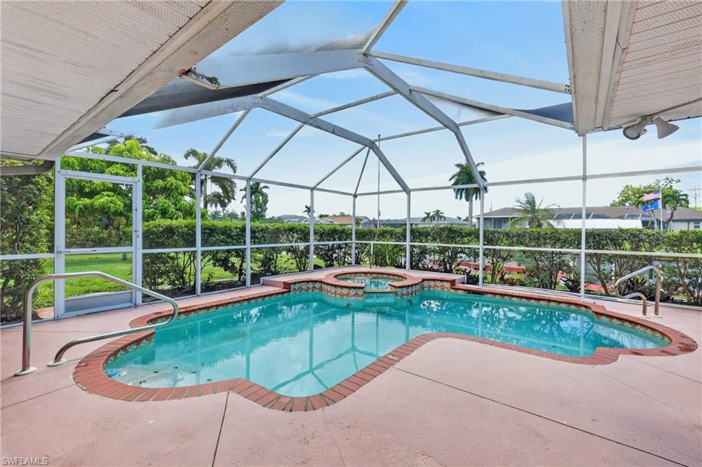 Image 40 of property listing at 102 SE 38th TER, Cape Coral, FL 33904