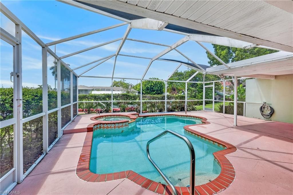 Image 41 of property listing at 102 SE 38th TER, Cape Coral, FL 33904