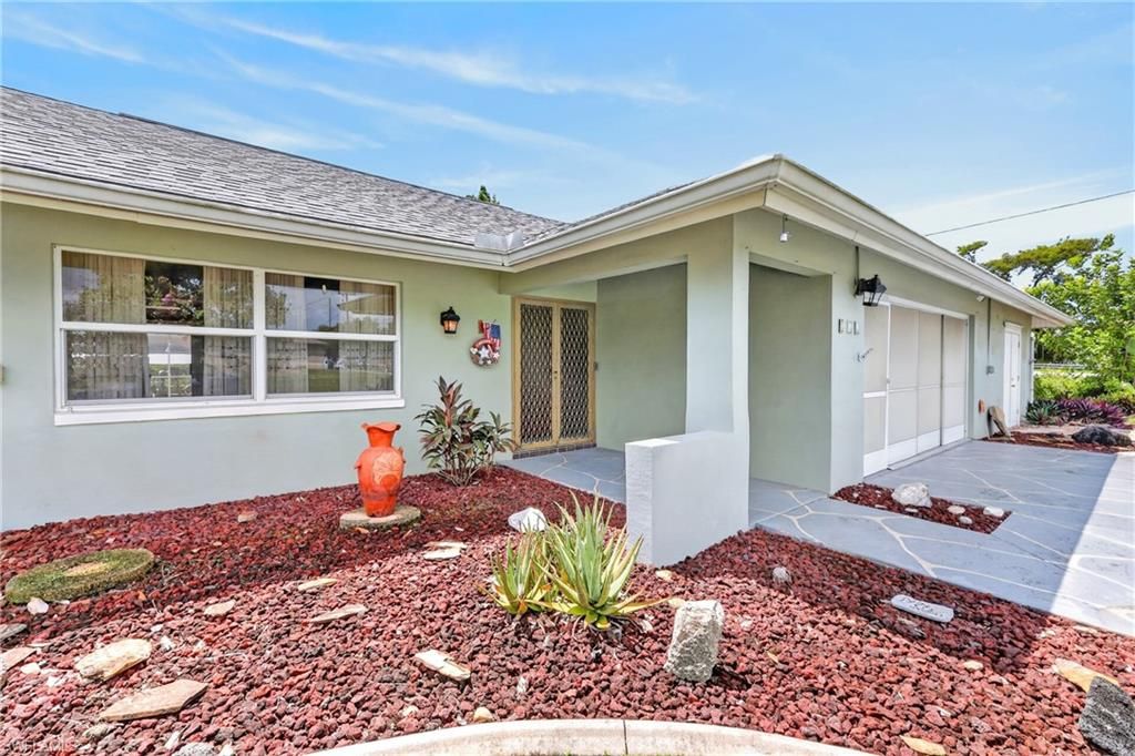 102 SE 38th TER, CAPE CORAL, FL 33904 — photo 5