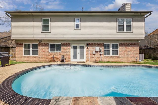 2310 Parkview Drive, Pearland, TX 77581
