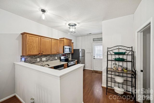 2731 Meadow Knoll Drive, Charlotte, NC 28269