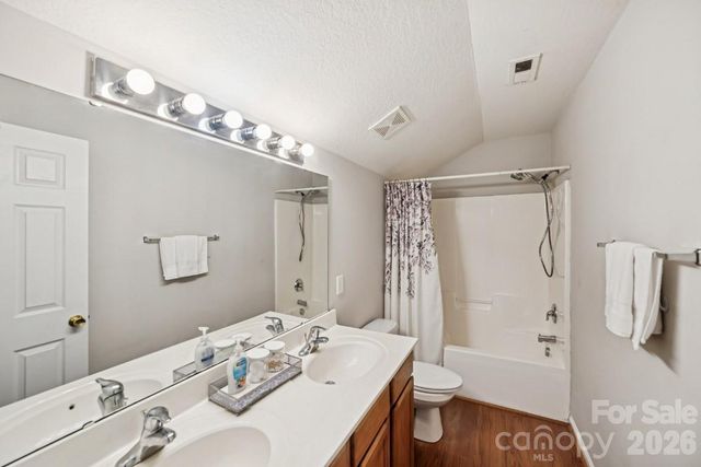 2731 Meadow Knoll Drive, Charlotte, NC 28269