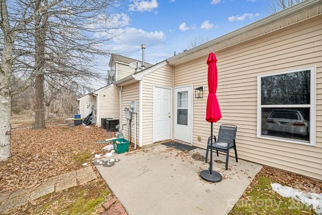 2731 Meadow Knoll Drive, Charlotte, NC 28269