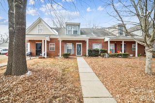 2731 Meadow Knoll Drive, Charlotte, NC 28269
