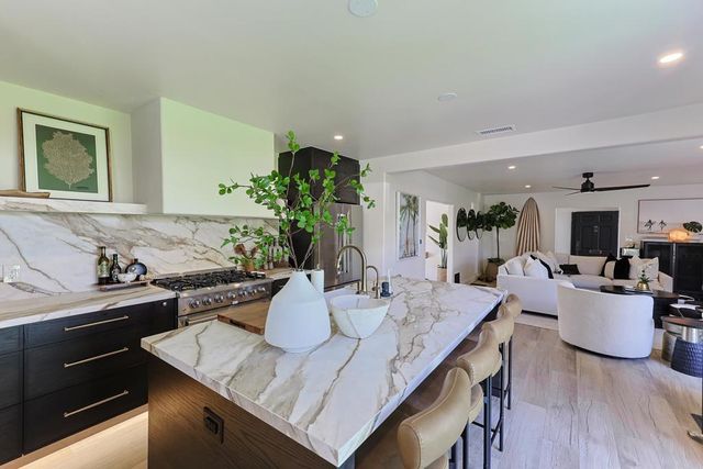 340 Glorietta Place, Coronado, CA 92118