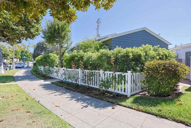 340 Glorietta Place, Coronado, CA 92118