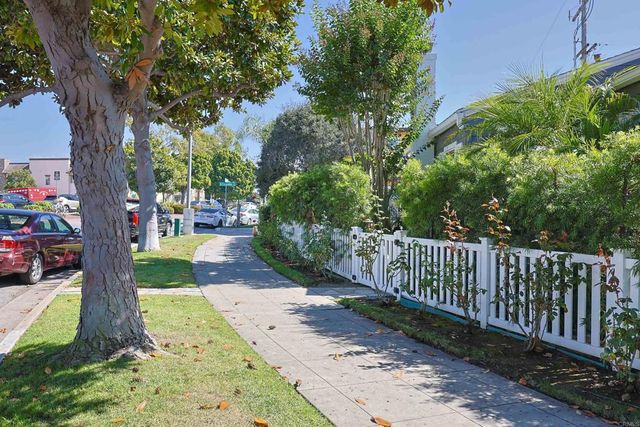 340 Glorietta Place, Coronado, CA 92118