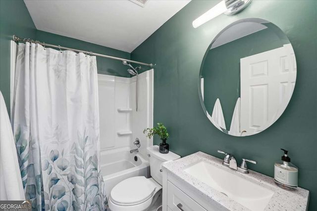 5638 Nacoochee Street, Lula, GA 30554