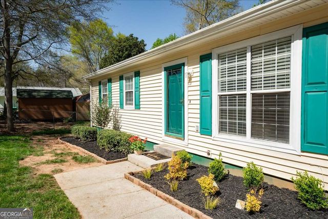 5638 Nacoochee Street, Lula, GA 30554