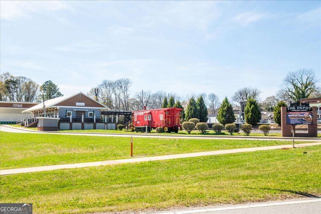 5638 Nacoochee Street, Lula, GA 30554