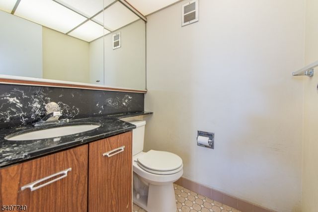 355 River Rd H, Nutley Twp., NJ 07110