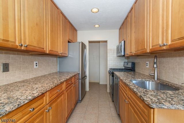 355 River Rd H, Nutley Twp., NJ 07110