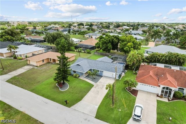 1411 SE 5th PL, Cape Coral, FL 33990