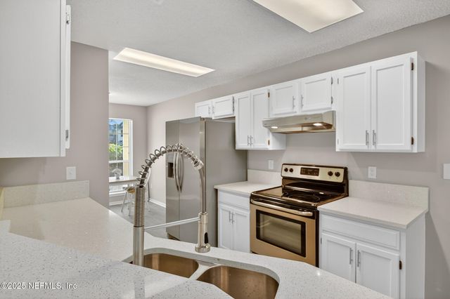 7607 HOVERING MIST Way, Jacksonville, FL 32277