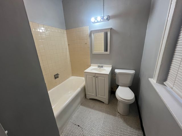 1439 W 93rd Street 1, Chicago, IL 60620