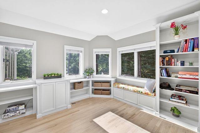 3 Glenwood Ln, Sandwich, MA 02563